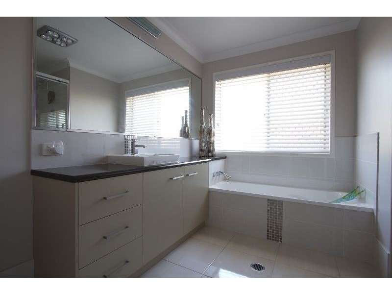 2 Plover Court, Highfields QLD 4352