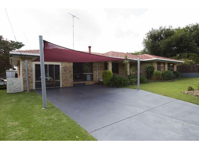2 Azalea Court, Centenary Heights QLD 4350