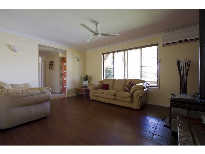 2 Azalea Court, Centenary Heights QLD 4350