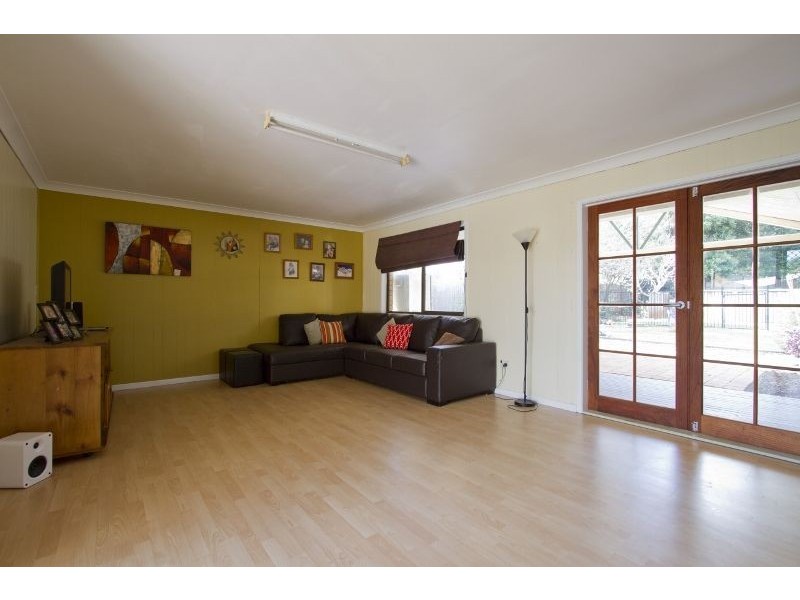 2 Azalea Court, Centenary Heights QLD 4350