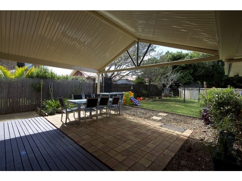 2 Azalea Court, Centenary Heights QLD 4350
