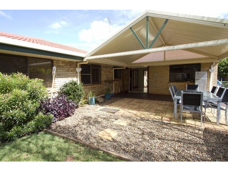2 Azalea Court, Centenary Heights QLD 4350