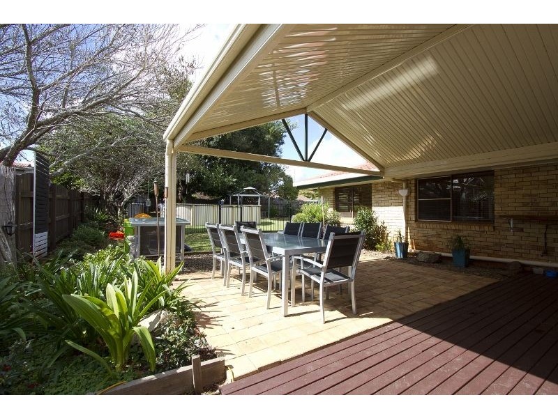 2 Azalea Court, Centenary Heights QLD 4350