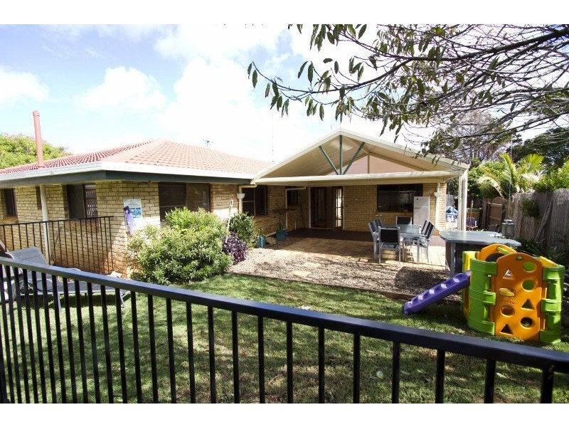 2 Azalea Court, Centenary Heights QLD 4350