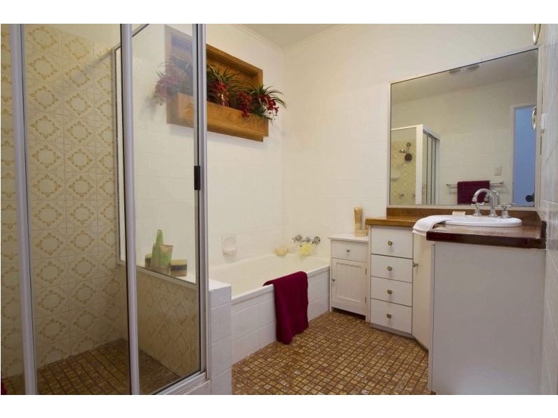 14 Talinga Street, Mount Lofty QLD 4350
