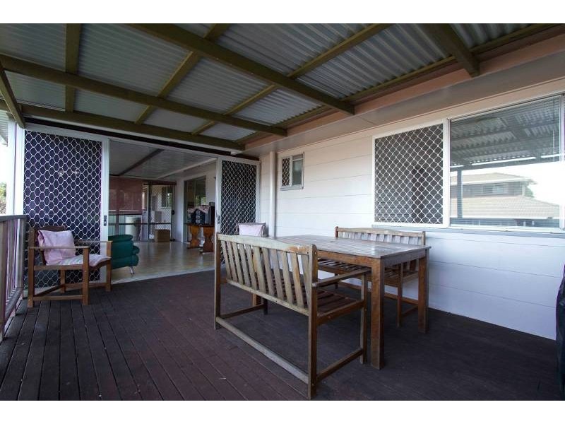 14 Talinga Street, Mount Lofty QLD 4350