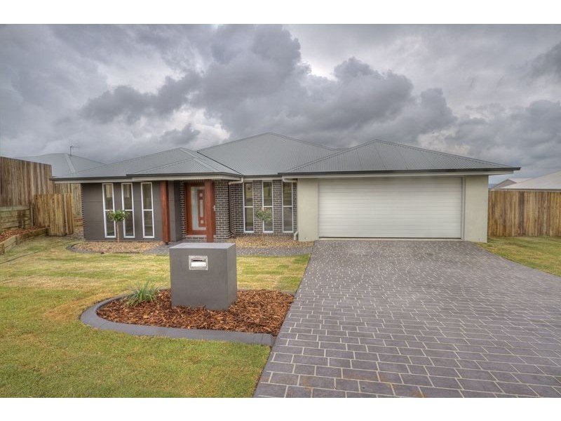3 Plover Court, Highfields QLD 4352