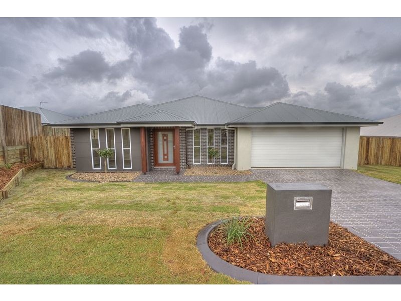 3 Plover Court, Highfields QLD 4352