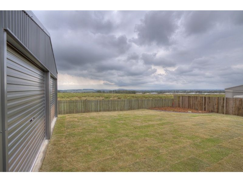 3 Plover Court, Highfields QLD 4352