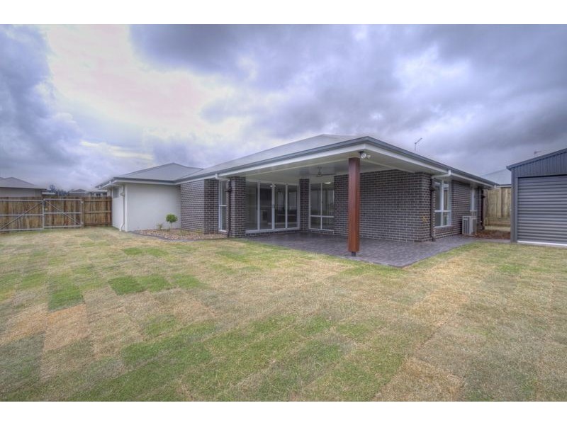 3 Plover Court, Highfields QLD 4352