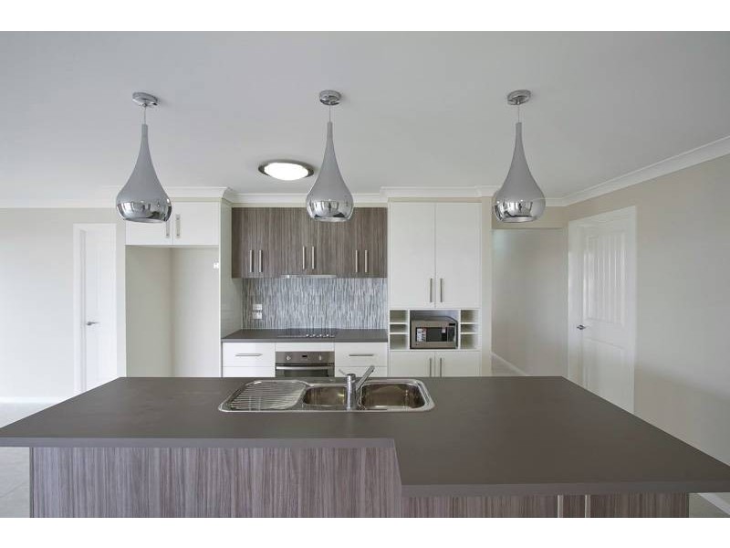 3 Plover Court, Highfields QLD 4352