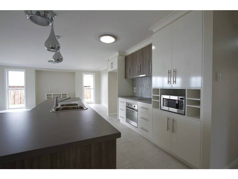 3 Plover Court, Highfields QLD 4352