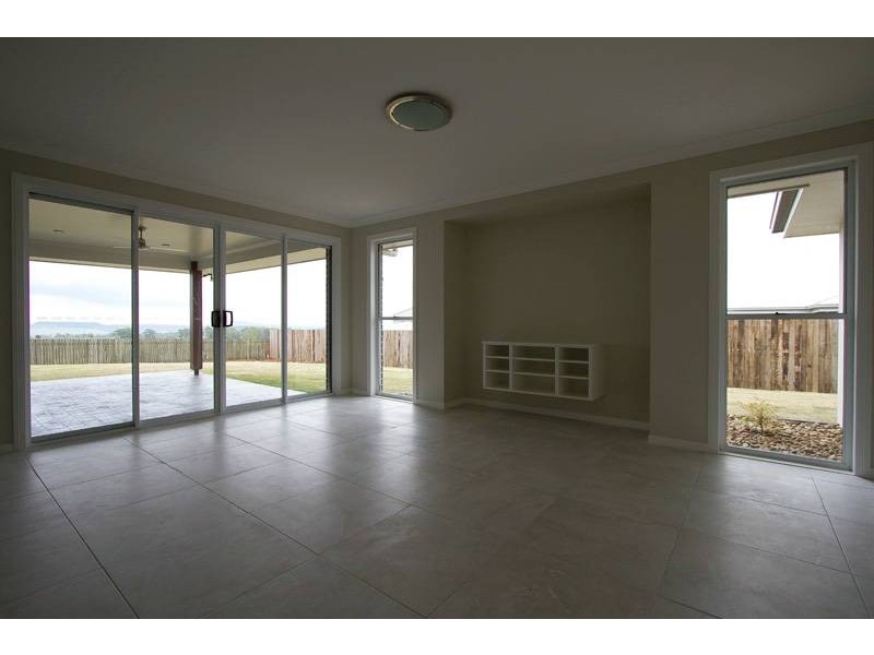 3 Plover Court, Highfields QLD 4352
