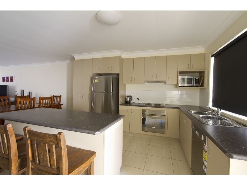 Unit 4/34  Gordon Avenue, Newtown QLD 4350