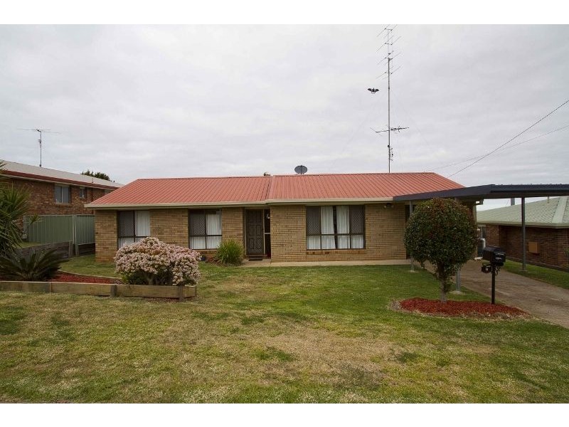 8 Bhutan Court, Newtown QLD 4350