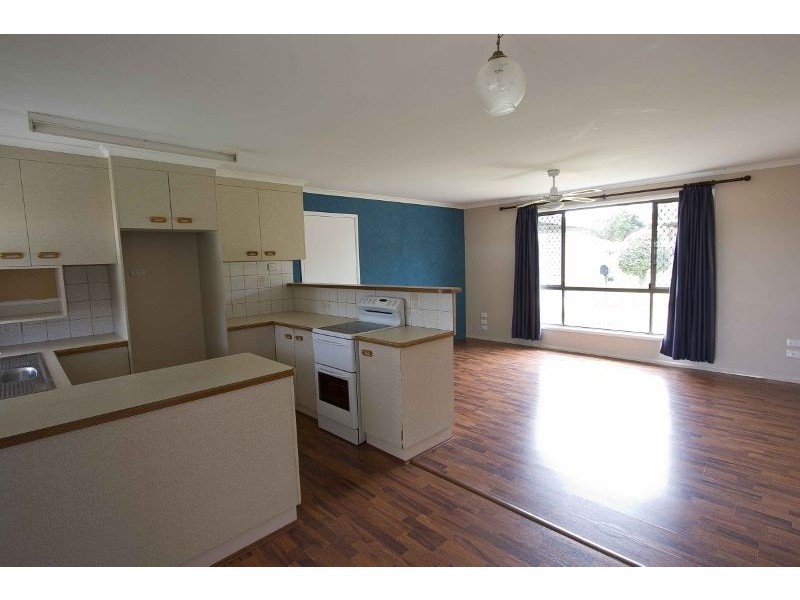 8 Bhutan Court, Newtown QLD 4350