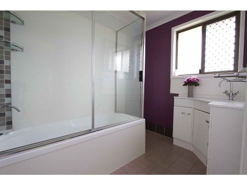 8 Bhutan Court, Newtown QLD 4350