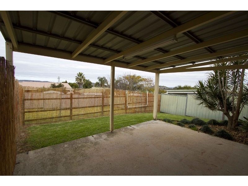 8 Bhutan Court, Newtown QLD 4350