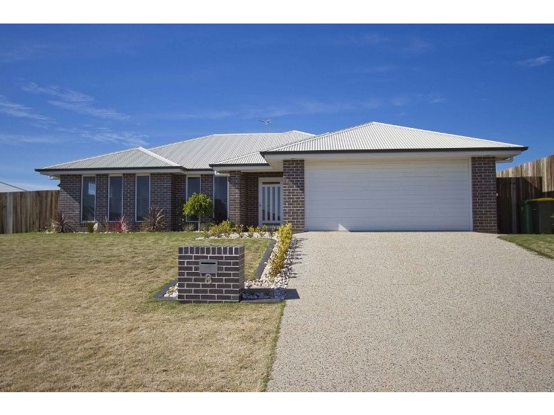 8 Plover Court, Highfields QLD 4352