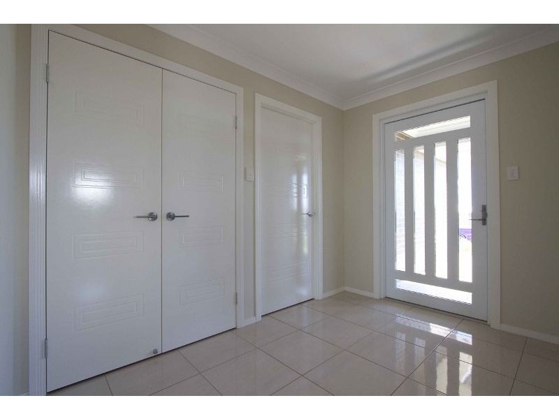 8 Plover Court, Highfields QLD 4352
