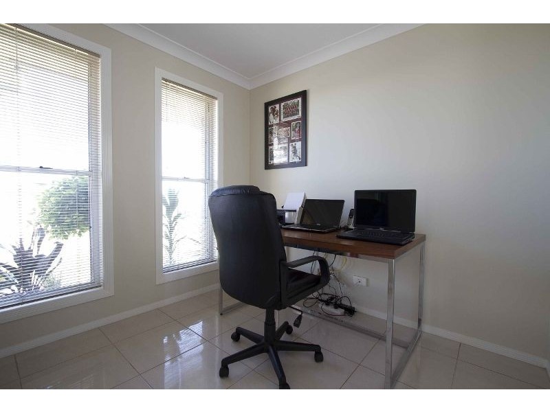 8 Plover Court, Highfields QLD 4352