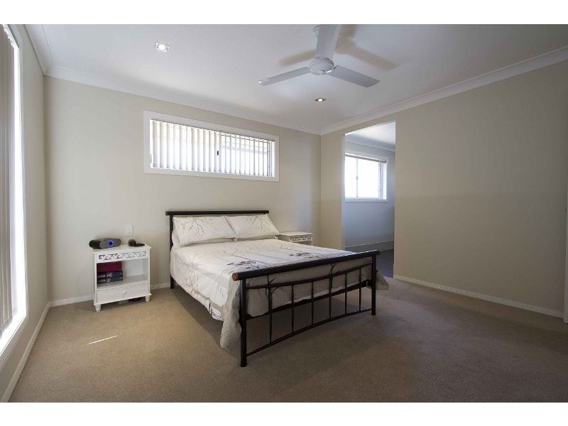 8 Plover Court, Highfields QLD 4352