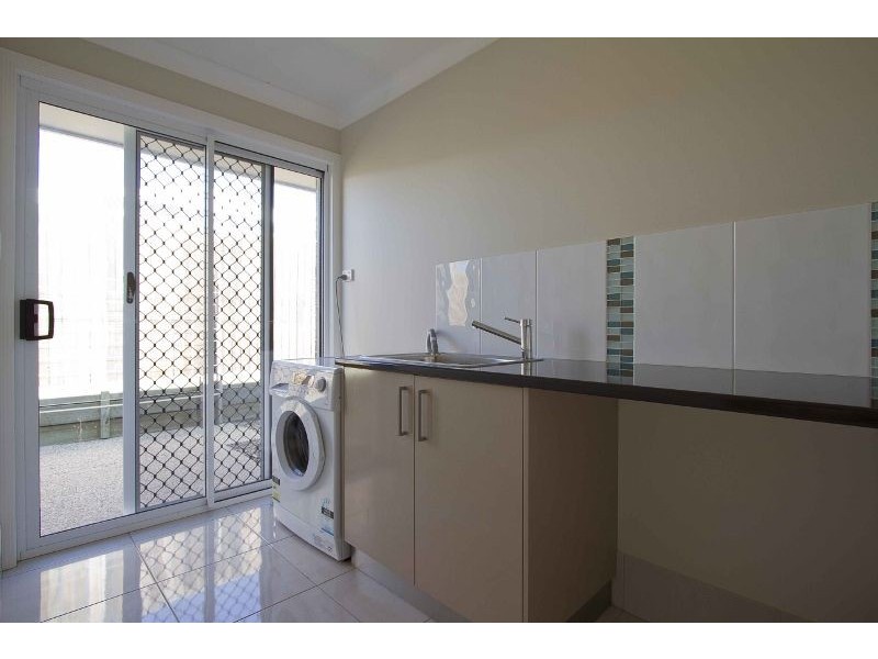 8 Plover Court, Highfields QLD 4352