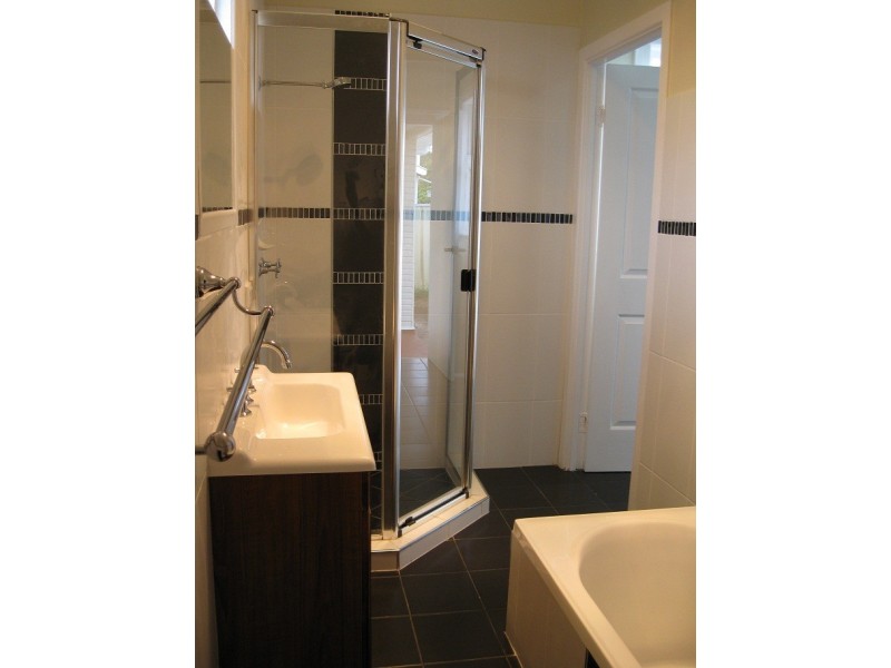 230 Bridge Street, Newtown QLD 4350