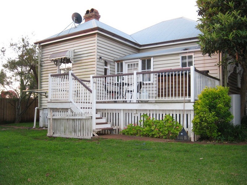 10 Ipswich Street, East Toowoomba QLD 4350