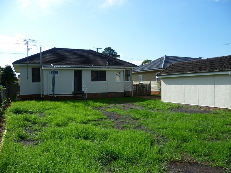 10 Rosina Street, Newtown QLD 4350