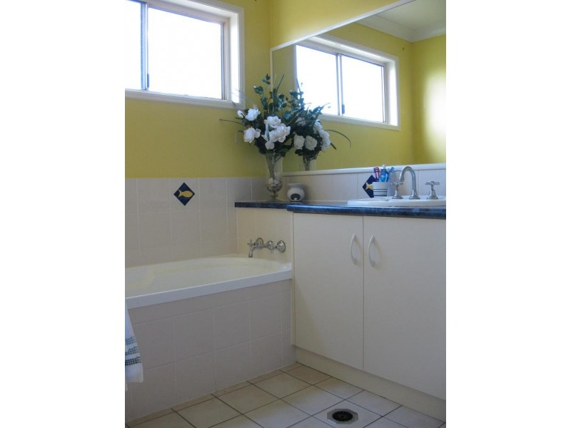 10 McDonald Court, Wyreema QLD 4352