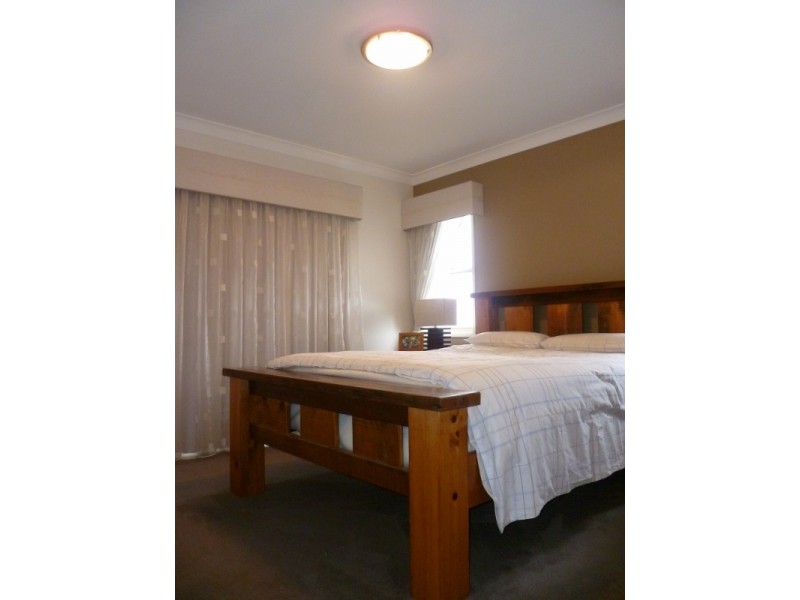 13 Dodson Crescent, Mount Kynoch QLD 4350