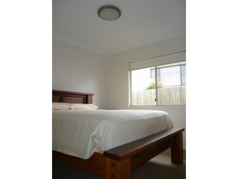 13 Dodson Crescent, Mount Kynoch QLD 4350