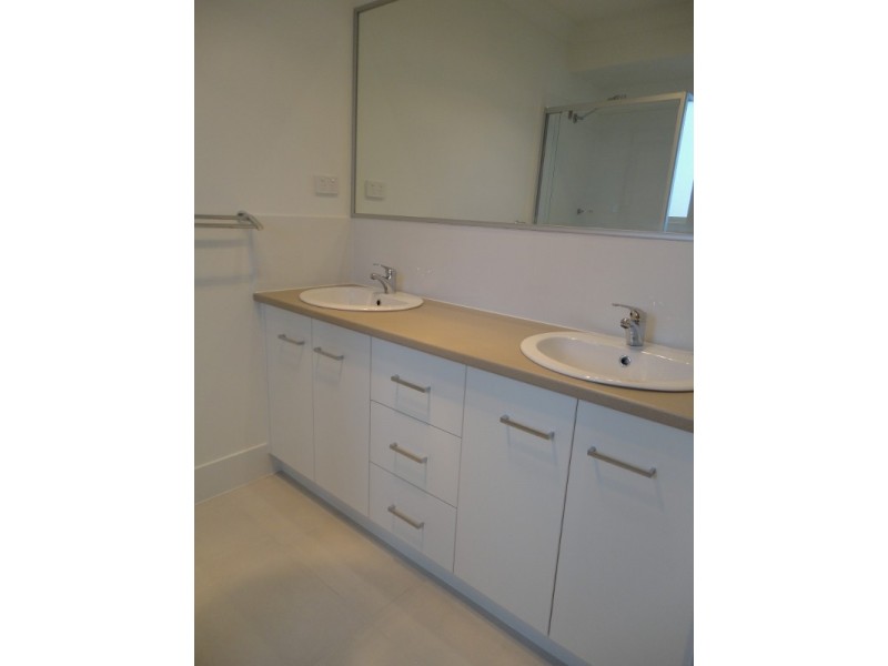13 Egret Court, Meringandan West QLD 4352