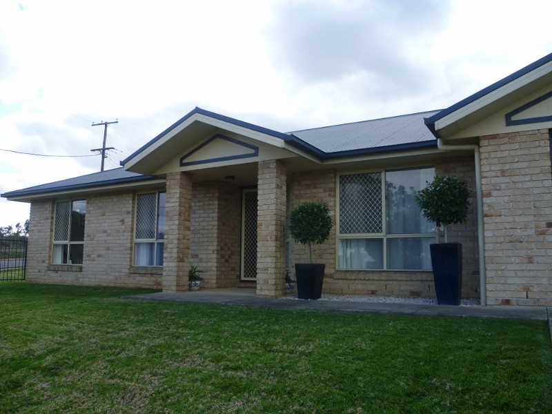 211 Glenvale Road, Glenvale QLD 4350