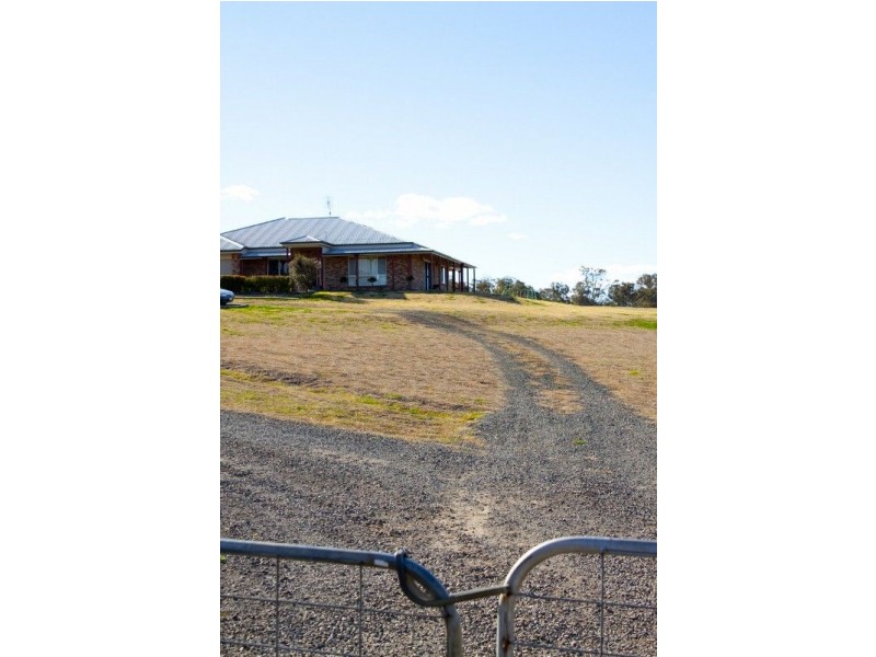 40 Peters Road, Meringandan West QLD 4352