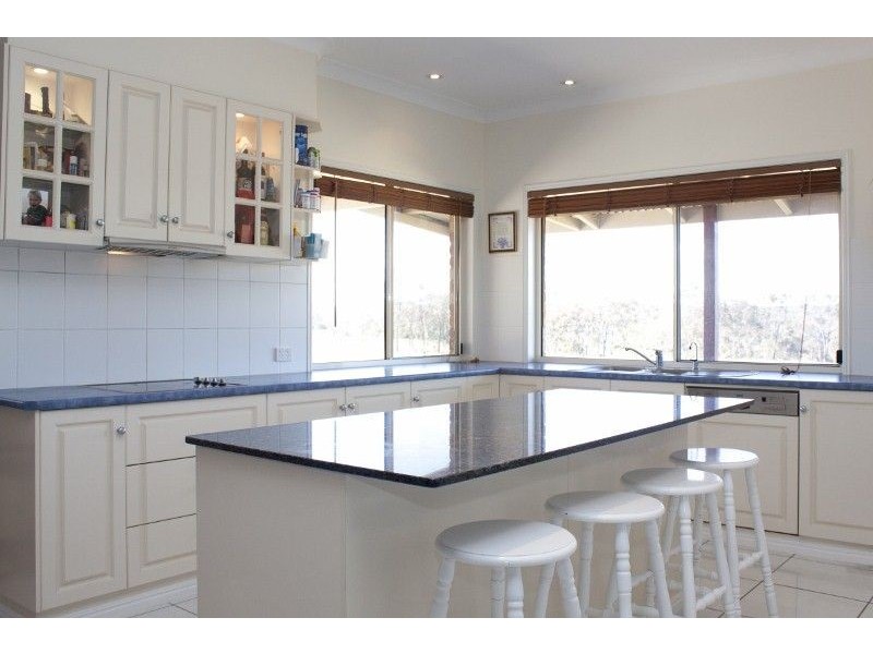 40 Peters Road, Meringandan West QLD 4352