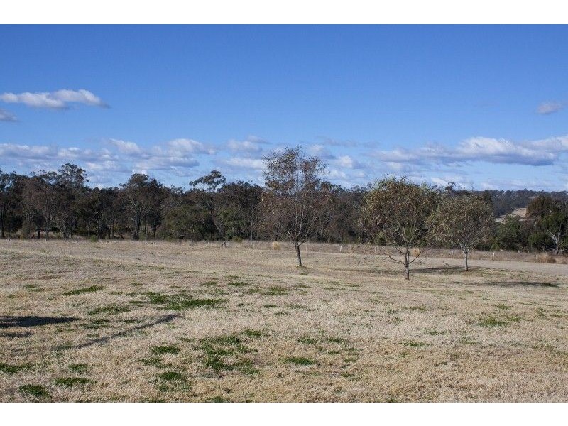 40 Peters Road, Meringandan West QLD 4352