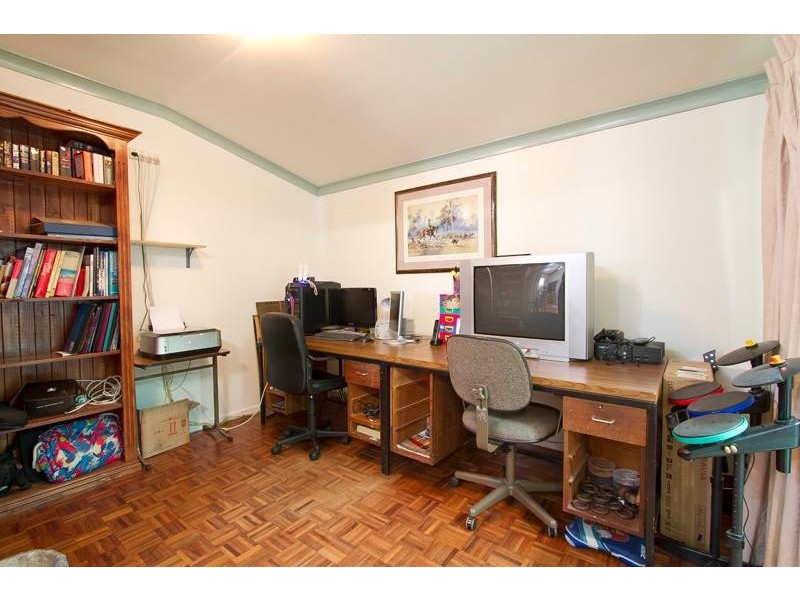 16 Sybyl Street, Harristown QLD 4350