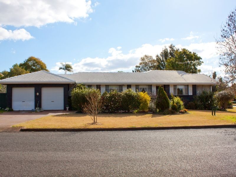 1 Wessex Street, Harristown QLD 4350