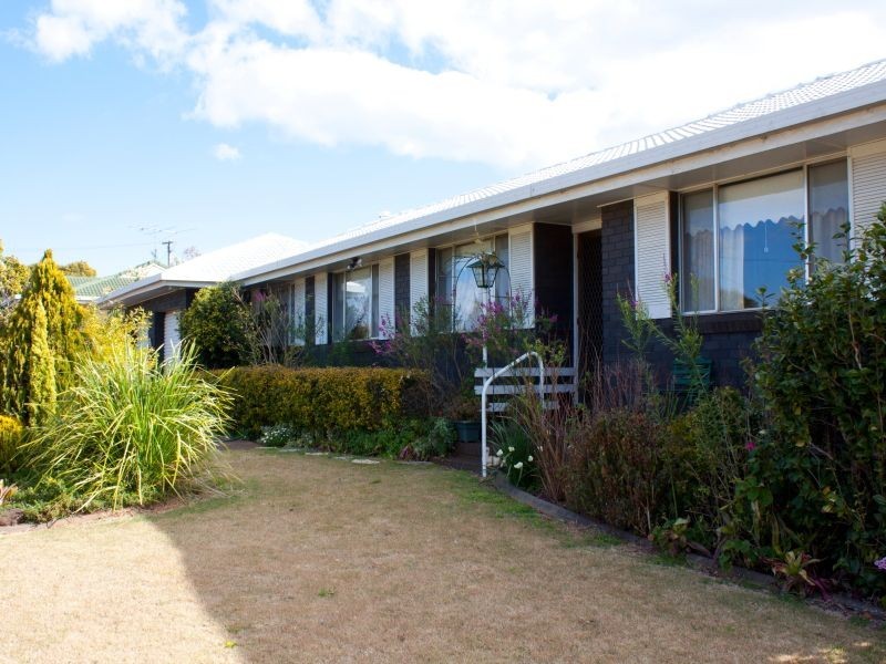 1 Wessex Street, Harristown QLD 4350