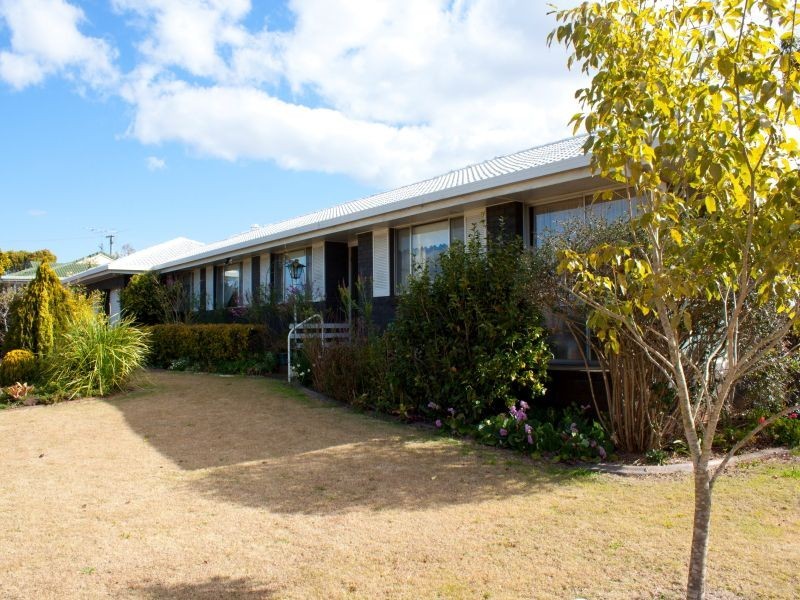 1 Wessex Street, Harristown QLD 4350