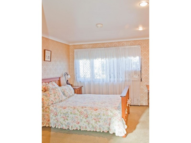 1 Wessex Street, Harristown QLD 4350