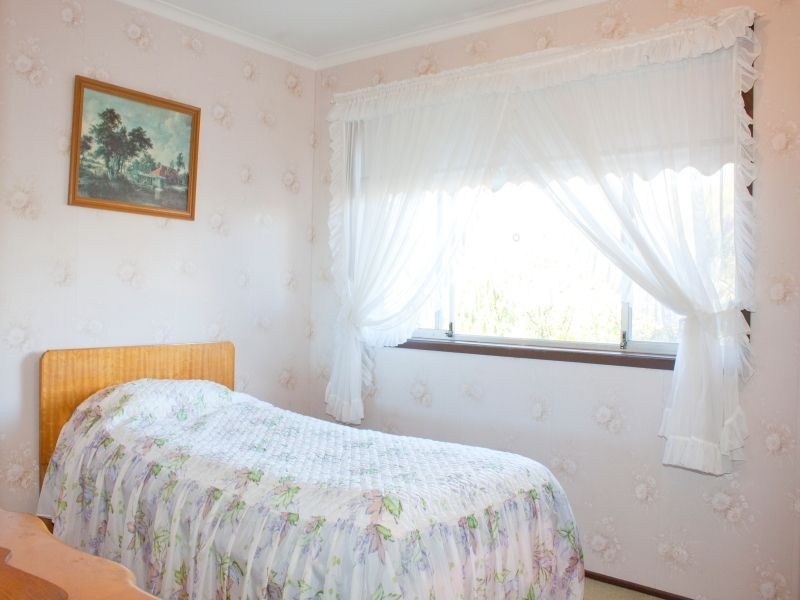 1 Wessex Street, Harristown QLD 4350