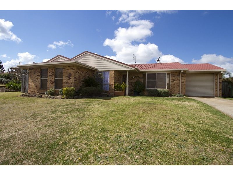 6 Candlebark Court, Glenvale QLD 4350