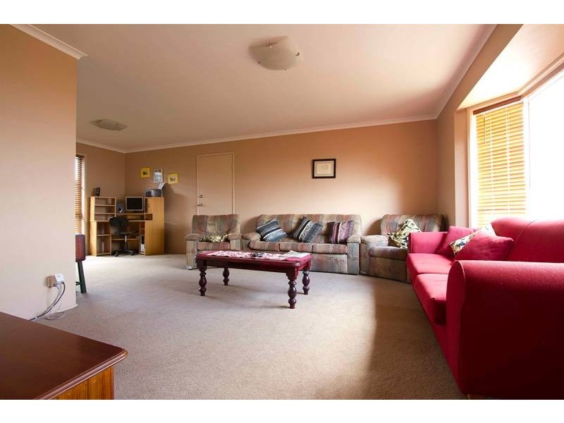 6 Candlebark Court, Glenvale QLD 4350