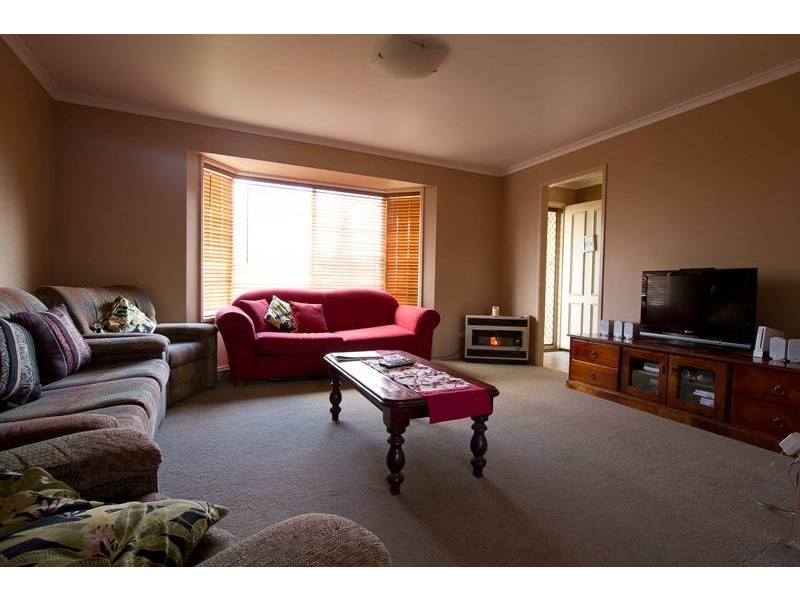 6 Candlebark Court, Glenvale QLD 4350