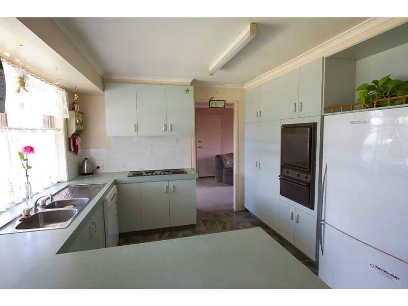 6 Candlebark Court, Glenvale QLD 4350