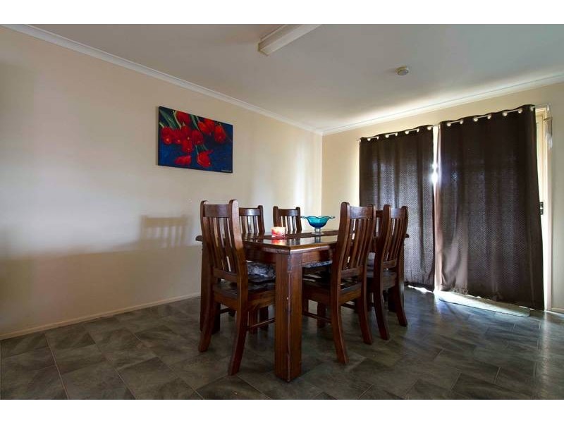 6 Candlebark Court, Glenvale QLD 4350