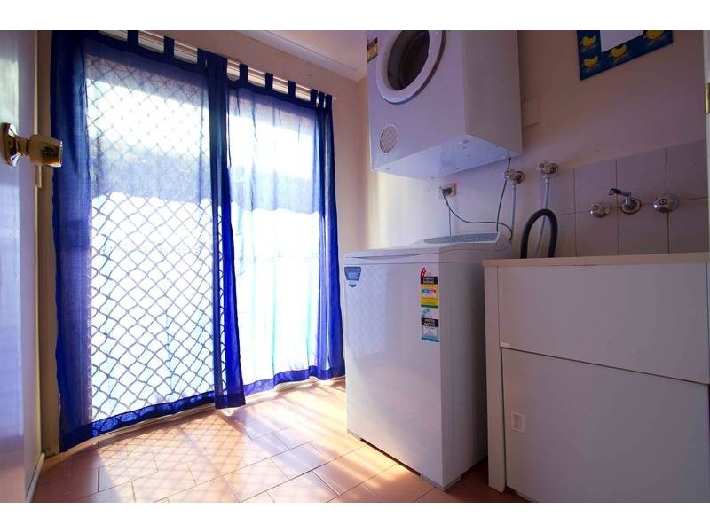 6 Candlebark Court, Glenvale QLD 4350